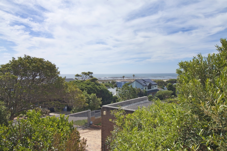 To Let 3 Bedroom Property for Rent in Kommetjie Western Cape